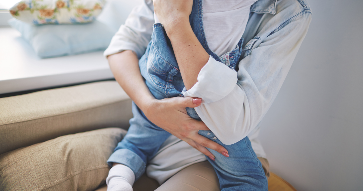 子育てをしながら働くフリーランスネイリストの実体験をイメージ。育児と仕事の両立に悩む女性のリアルな日常
